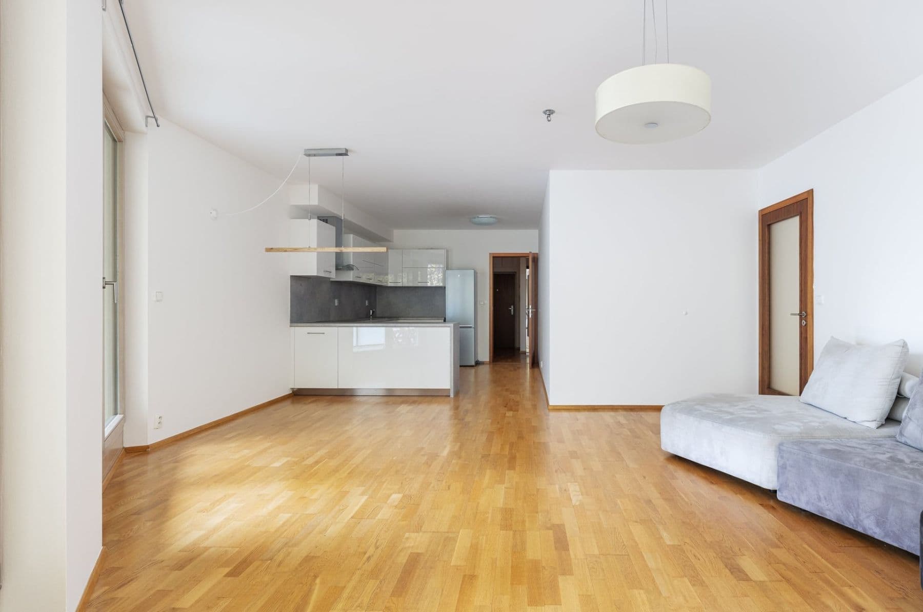 3 bedroom with open-plan kitchen flat to rent, 117 m², Jeseniova, Prague, Prague 3 bedroom with open-plan kitchen flat to rent, 117 m², Jeseniova, Prague, Prague