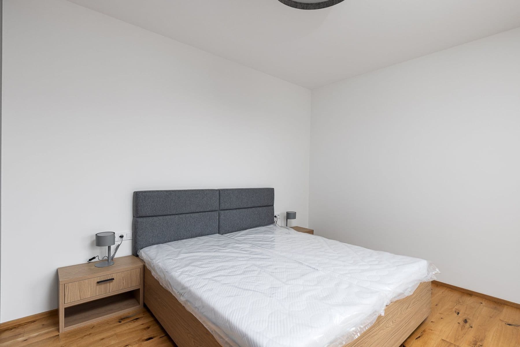 1 bedroom with open-plan kitchen flat to rent, 58 m², Mužíkova, Prague, Prague 1 bedroom with open-plan kitchen flat to rent, 58 m², Mužíkova, Prague, Prague