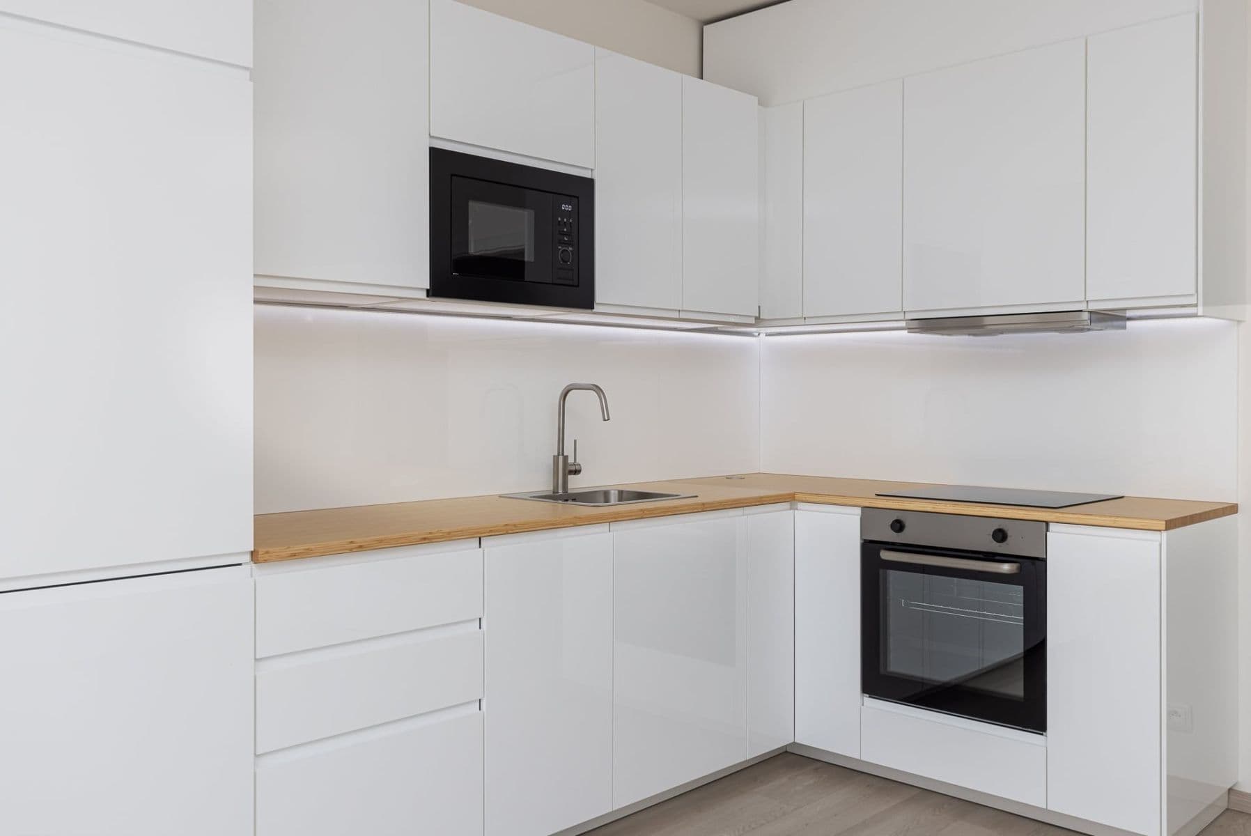 Studio flat to rent, 38 m², Gerstelova, Prague, Prague Studio flat to rent, 38 m², Gerstelova, Prague, Prague