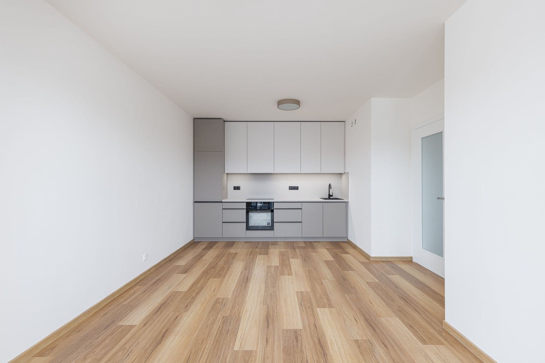 1 bedroom with open-plan kitchen flat to rent, 51 m², Kolmanova, Prague, Prague 1 bedroom with open-plan kitchen flat to rent, 51 m², Kolmanova, Prague, Prague