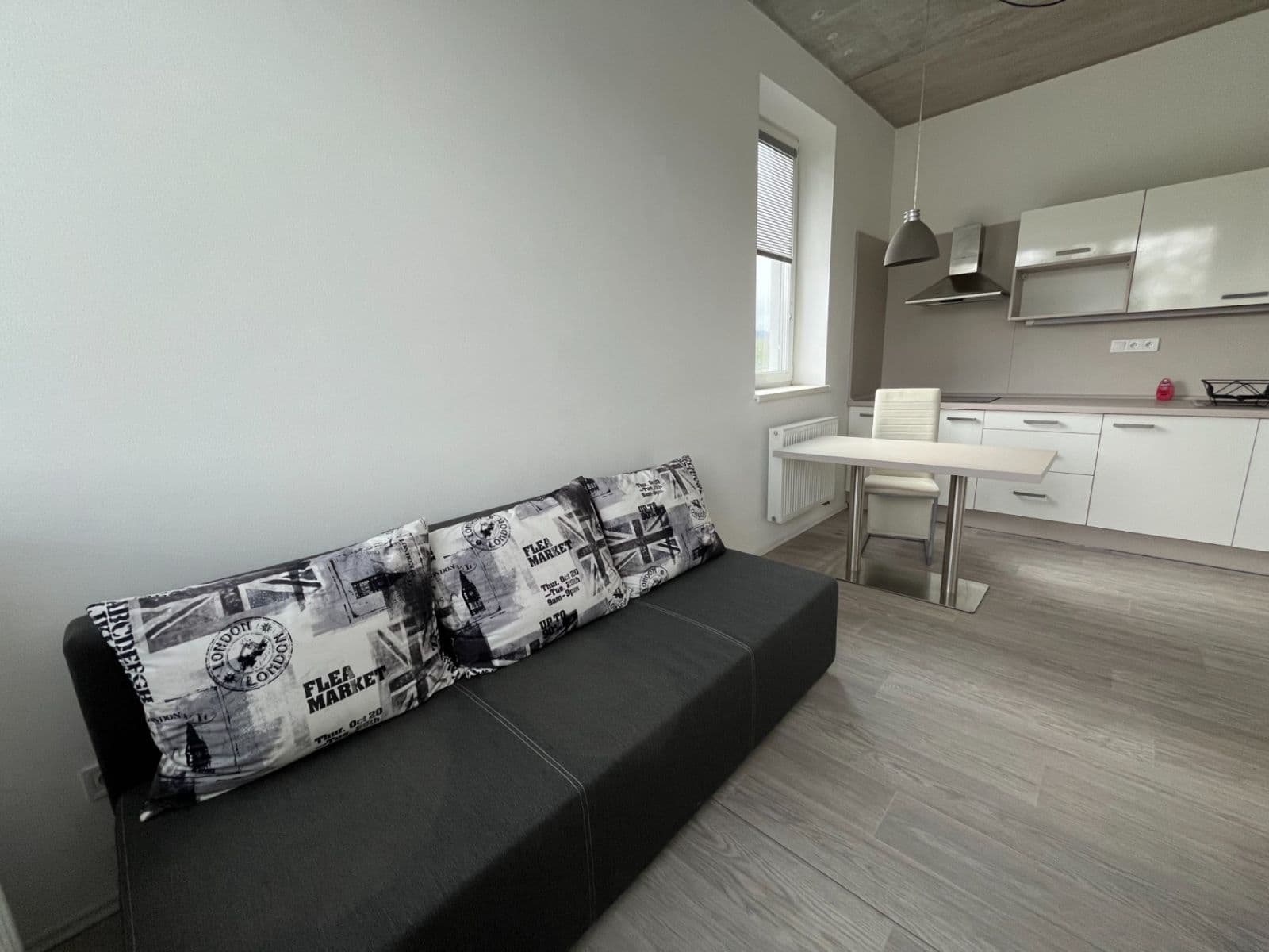 1 bedroom with open-plan kitchen flat to rent, 45 m², V Bytovkách, Prague, Prague 1 bedroom with open-plan kitchen flat to rent, 45 m², V Bytovkách, Prague, Prague
