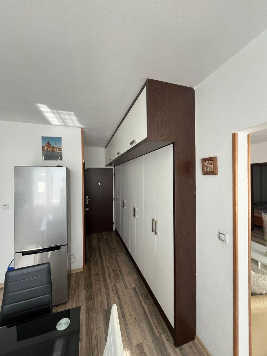 3 bedroom flat to rent, 50 m², Adámkova, Chomutov, Ústecký Region 3 bedroom flat to rent, 50 m², Adámkova, Chomutov, Ústecký Region