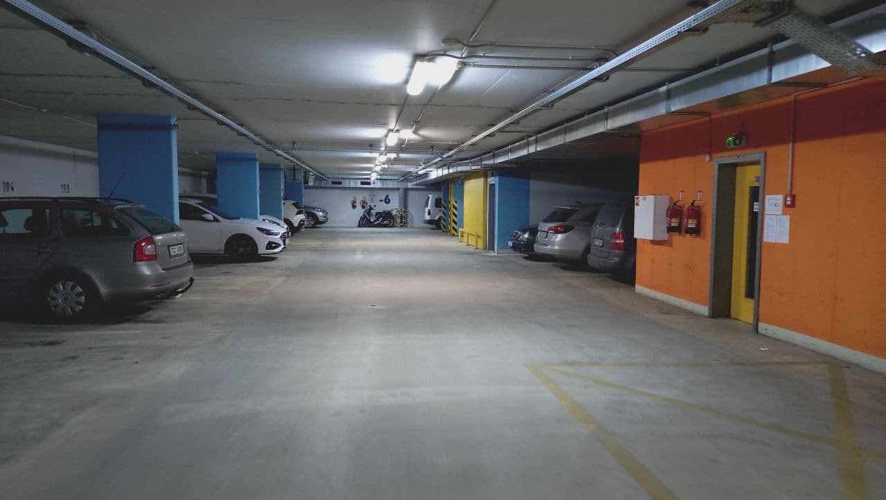 garage to rent, 15 m², Sluneční náměstí, Prague, Prague garage to rent, 15 m², Sluneční náměstí, Prague, Prague