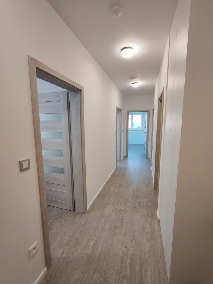 2 bedroom with open-plan kitchen flat to rent, 63 m², T. G. Masaryka, Kostelec nad Labem, Středočeský Region 2 bedroom with open-plan kitchen flat to rent, 63 m², T. G. Masaryka, Kostelec nad Labem, Středočeský Region