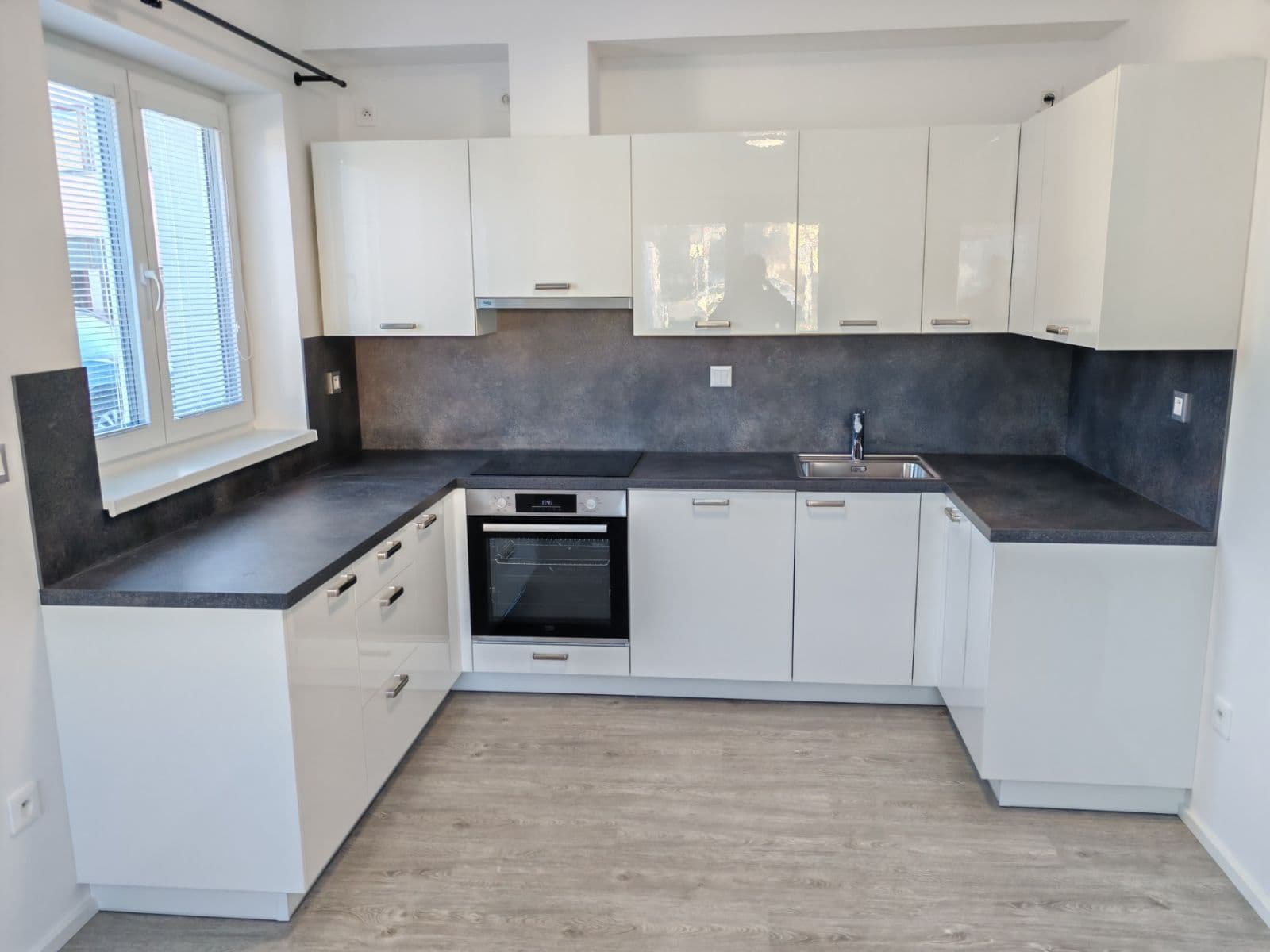 2 bedroom with open-plan kitchen flat to rent, 63 m², T. G. Masaryka, Kostelec nad Labem, Středočeský Region 2 bedroom with open-plan kitchen flat to rent, 63 m², T. G. Masaryka, Kostelec nad Labem, Středočeský Region