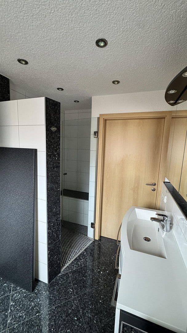1 bedroom with open-plan kitchen flat for sale, 63 m², Heerweg 5, Obersulm, Baden-Württemberg 1 bedroom with open-plan kitchen flat for sale, 63 m², Heerweg 5, Obersulm, Baden-Württemberg