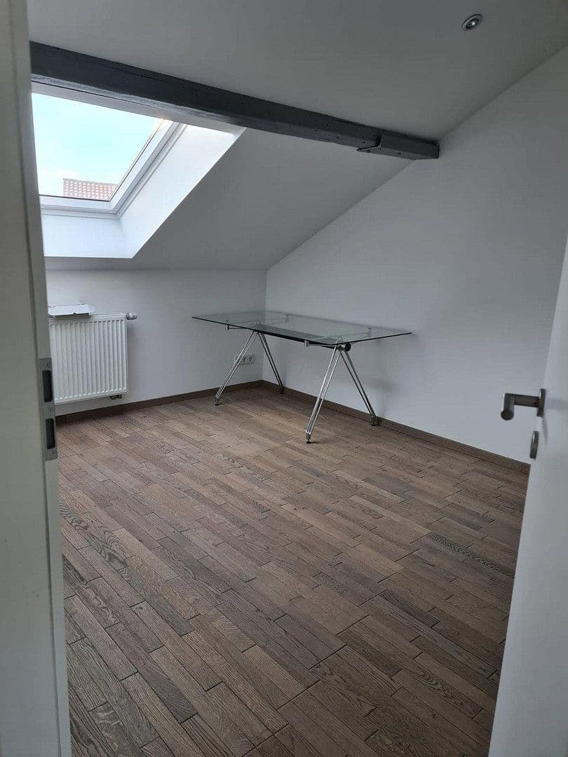 2 bedroom with open-plan kitchen flat to rent, 96 m², Werastraße 135, Stuttgart, Baden-Württemberg 2 bedroom with open-plan kitchen flat to rent, 96 m², Werastraße 135, Stuttgart, Baden-Württemberg