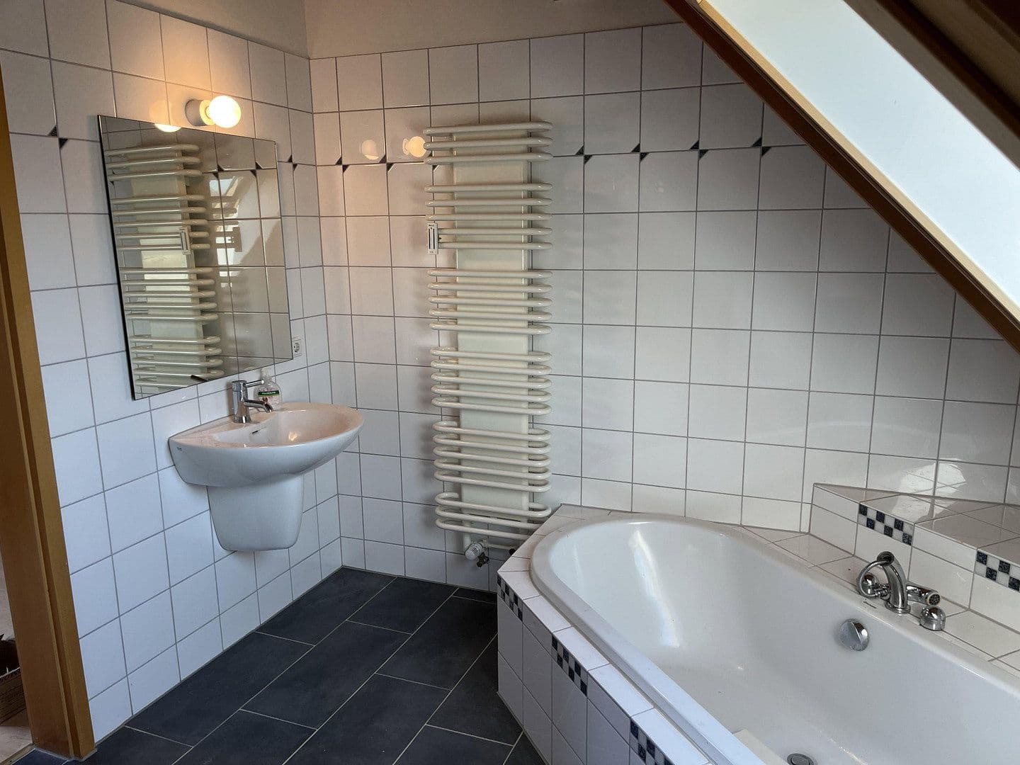 2 bedroom flat to rent, 125 m², Ehrenkirchen, Baden-Württemberg 2 bedroom flat to rent, 125 m², Ehrenkirchen, Baden-Württemberg