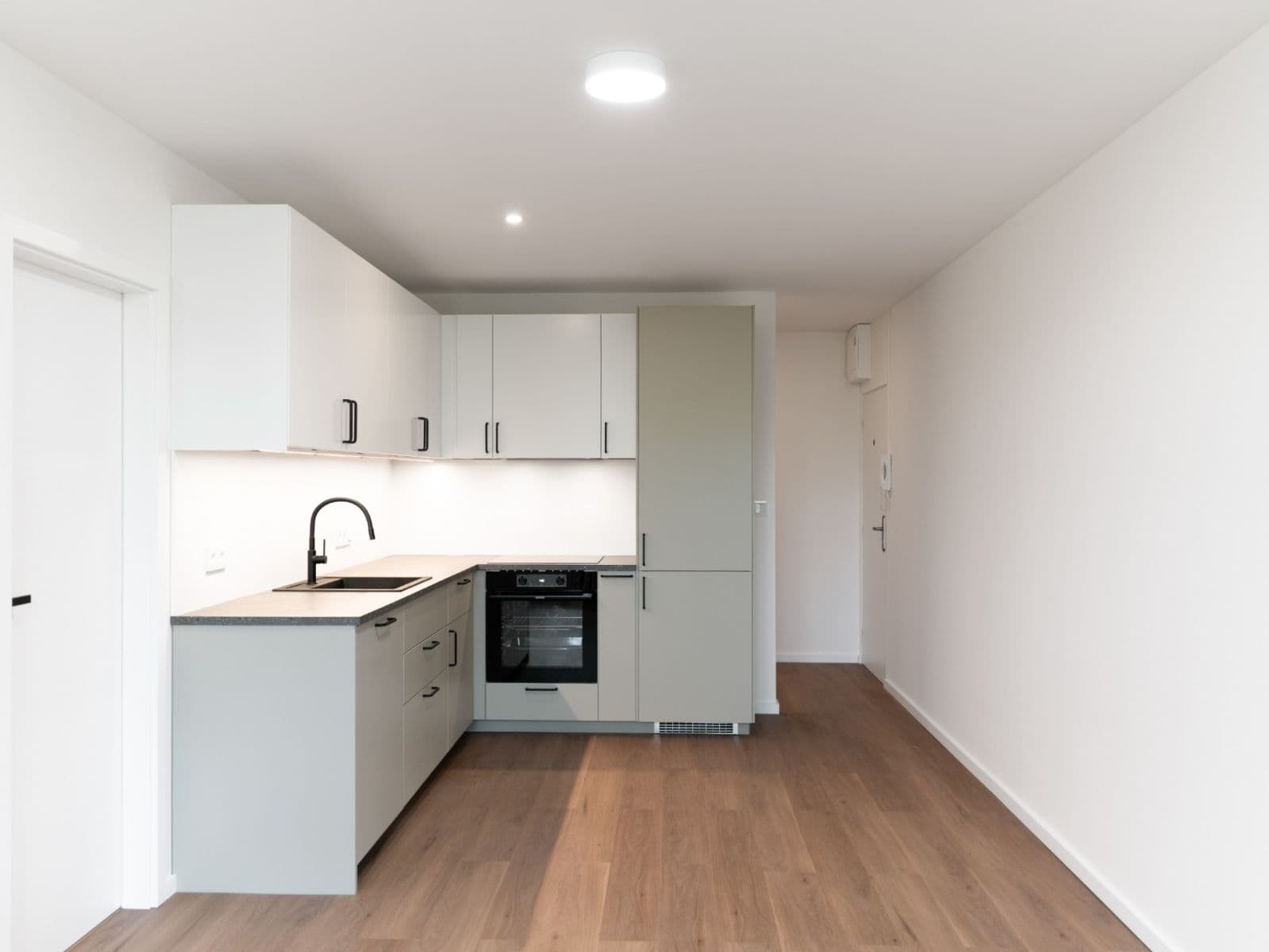 3 bedroom with open-plan kitchen flat for sale, 71 m², Třebenická, Prague, Prague 3 bedroom with open-plan kitchen flat for sale, 71 m², Třebenická, Prague, Prague