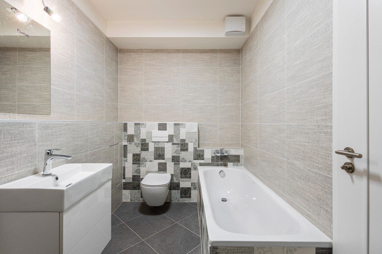 1 bedroom with open-plan kitchen flat to rent, 58 m², Stočesova, Prague, Prague 1 bedroom with open-plan kitchen flat to rent, 58 m², Stočesova, Prague, Prague