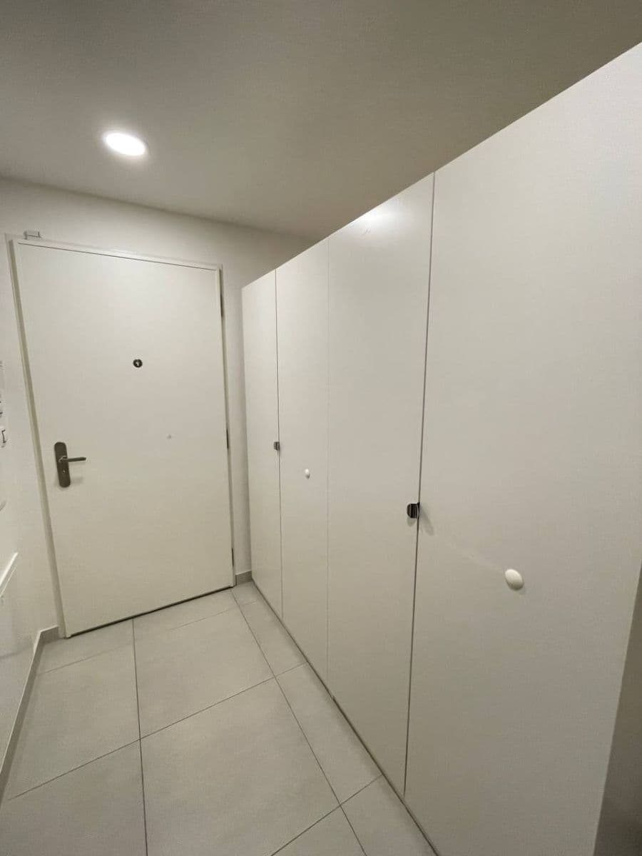Studio flat to rent, 40 m², Vojenova, Prague, Prague Studio flat to rent, 40 m², Vojenova, Prague, Prague
