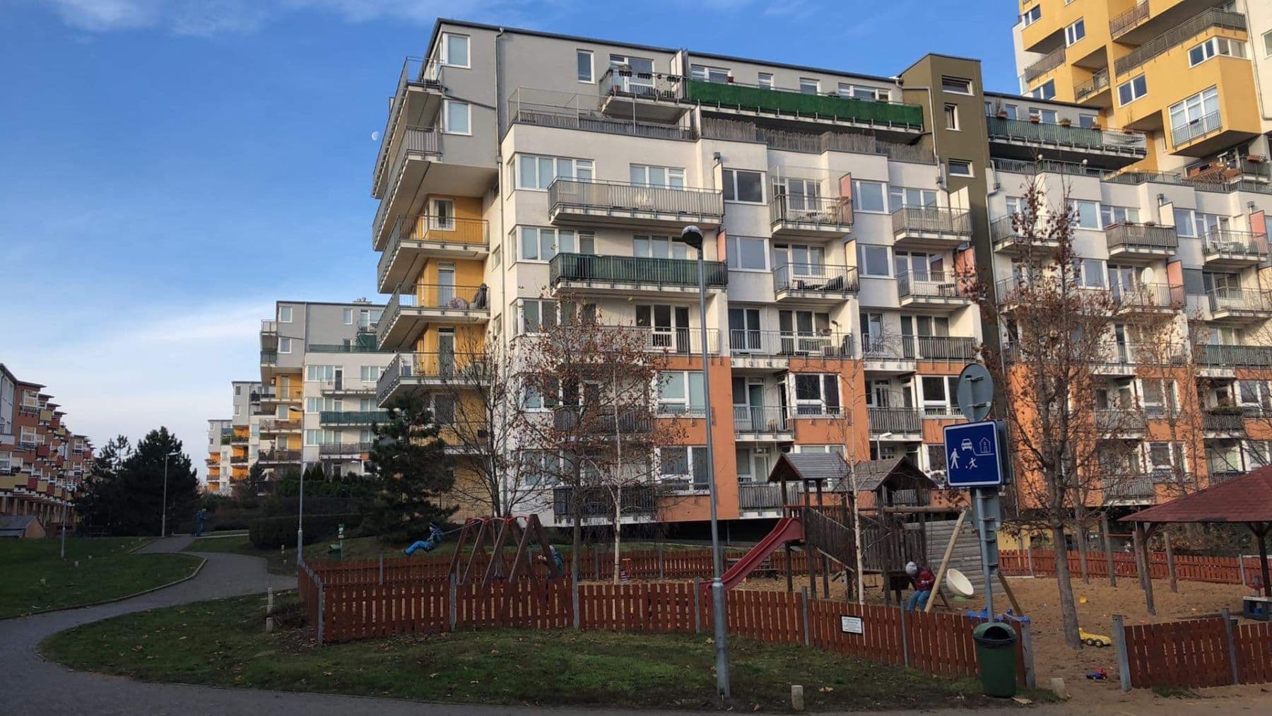 1 bedroom with open-plan kitchen flat to rent, 50 m², Pod Harfou, Prague, Prague 1 bedroom with open-plan kitchen flat to rent, 50 m², Pod Harfou, Prague, Prague