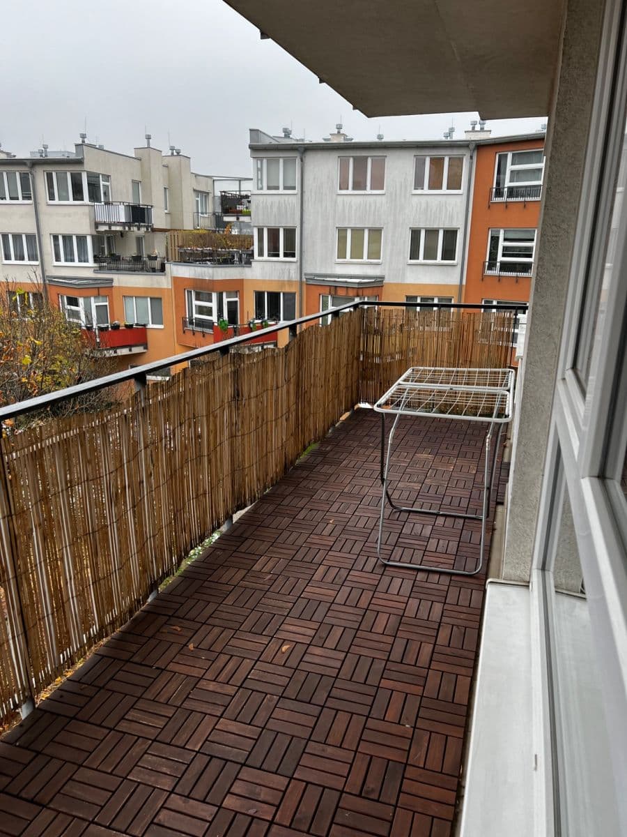 1 bedroom with open-plan kitchen flat to rent, 50 m², Pod Harfou, Prague, Prague 1 bedroom with open-plan kitchen flat to rent, 50 m², Pod Harfou, Prague, Prague
