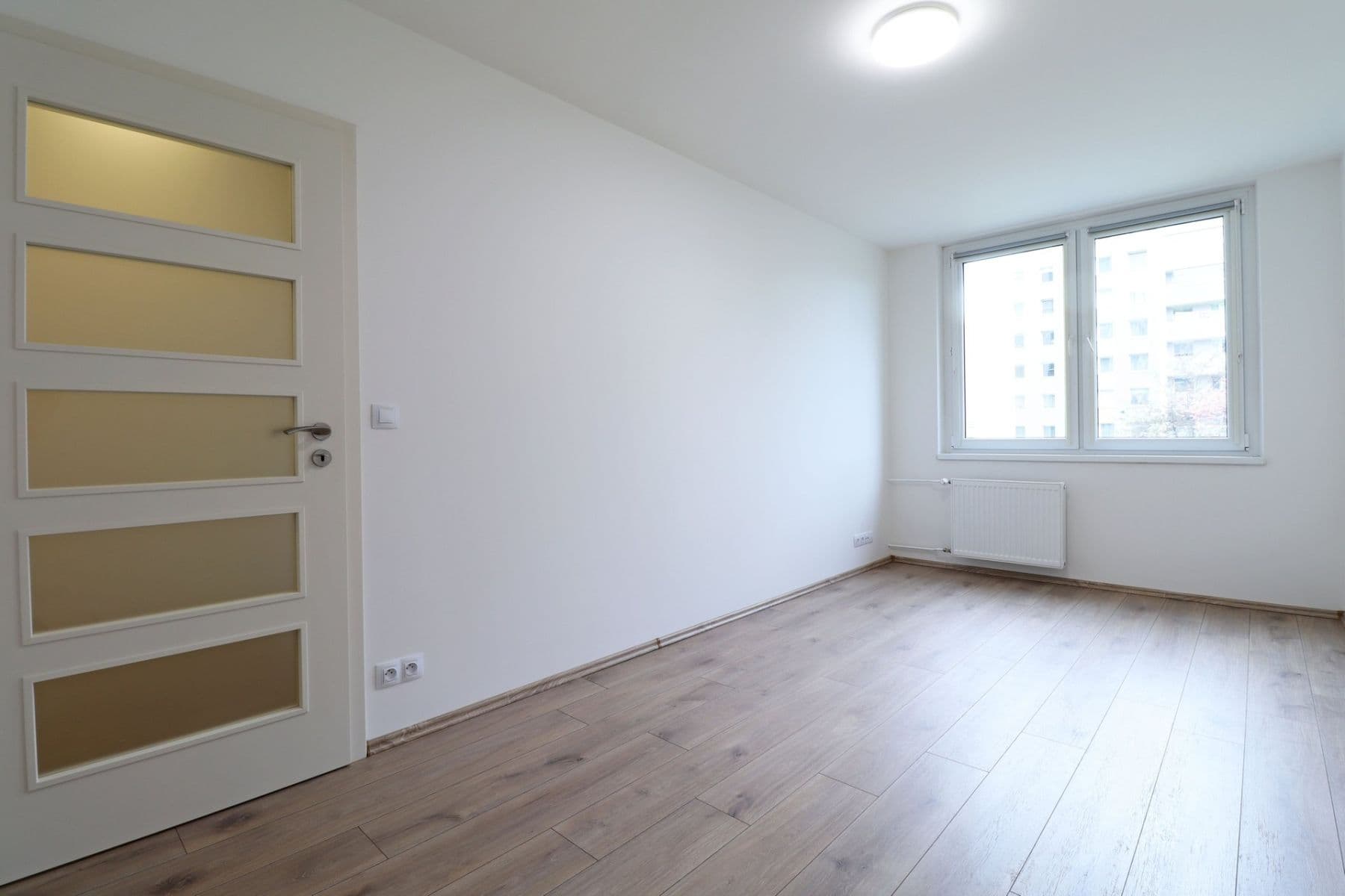 2 bedroom with open-plan kitchen flat to rent, 76 m², Ostromečská, Prague, Prague 2 bedroom with open-plan kitchen flat to rent, 76 m², Ostromečská, Prague, Prague