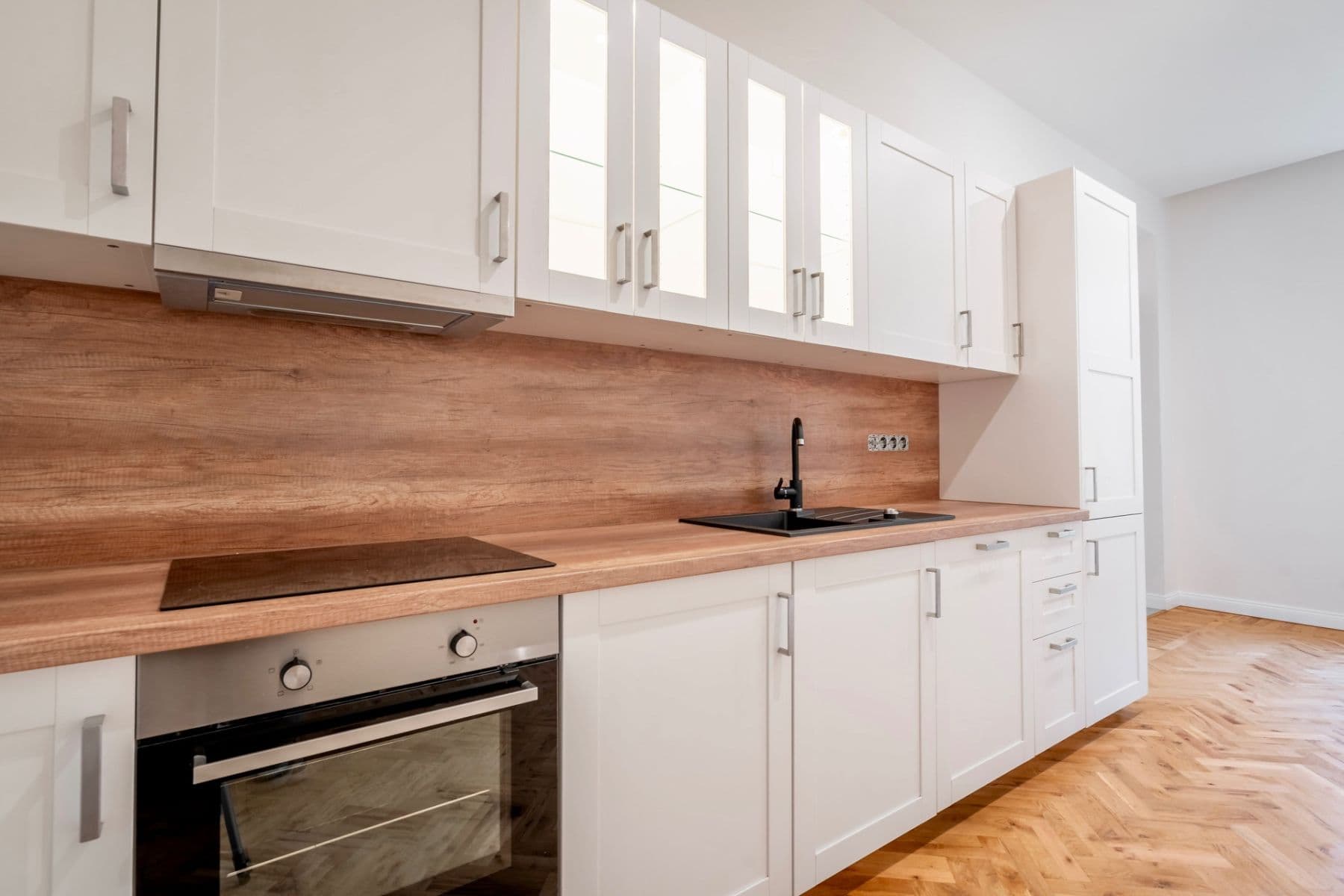 1 bedroom with open-plan kitchen flat to rent, 44 m², Plzeňská, Prague, Prague 1 bedroom with open-plan kitchen flat to rent, 44 m², Plzeňská, Prague, Prague