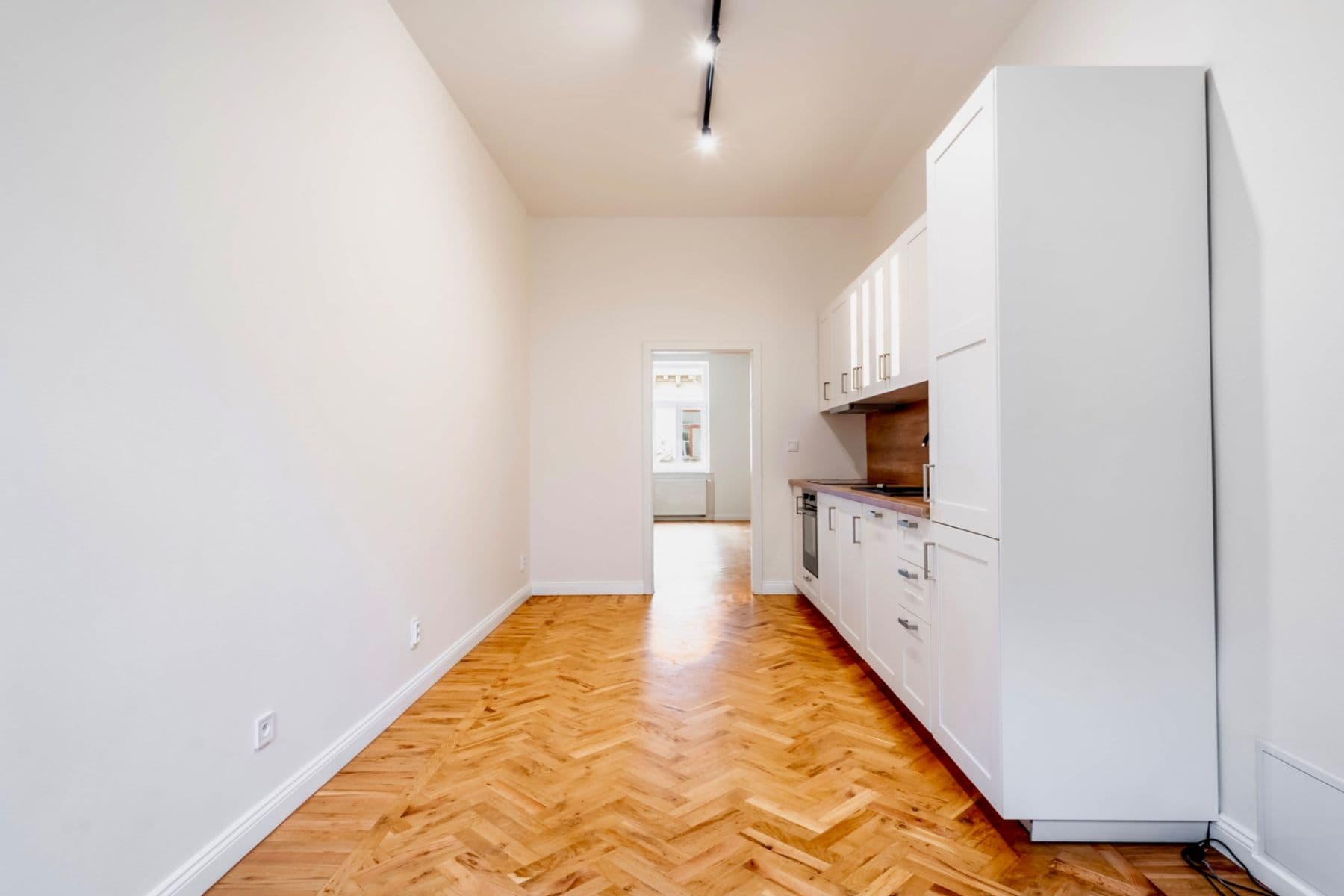 1 bedroom with open-plan kitchen flat to rent, 44 m², Plzeňská, Prague, Prague 1 bedroom with open-plan kitchen flat to rent, 44 m², Plzeňská, Prague, Prague