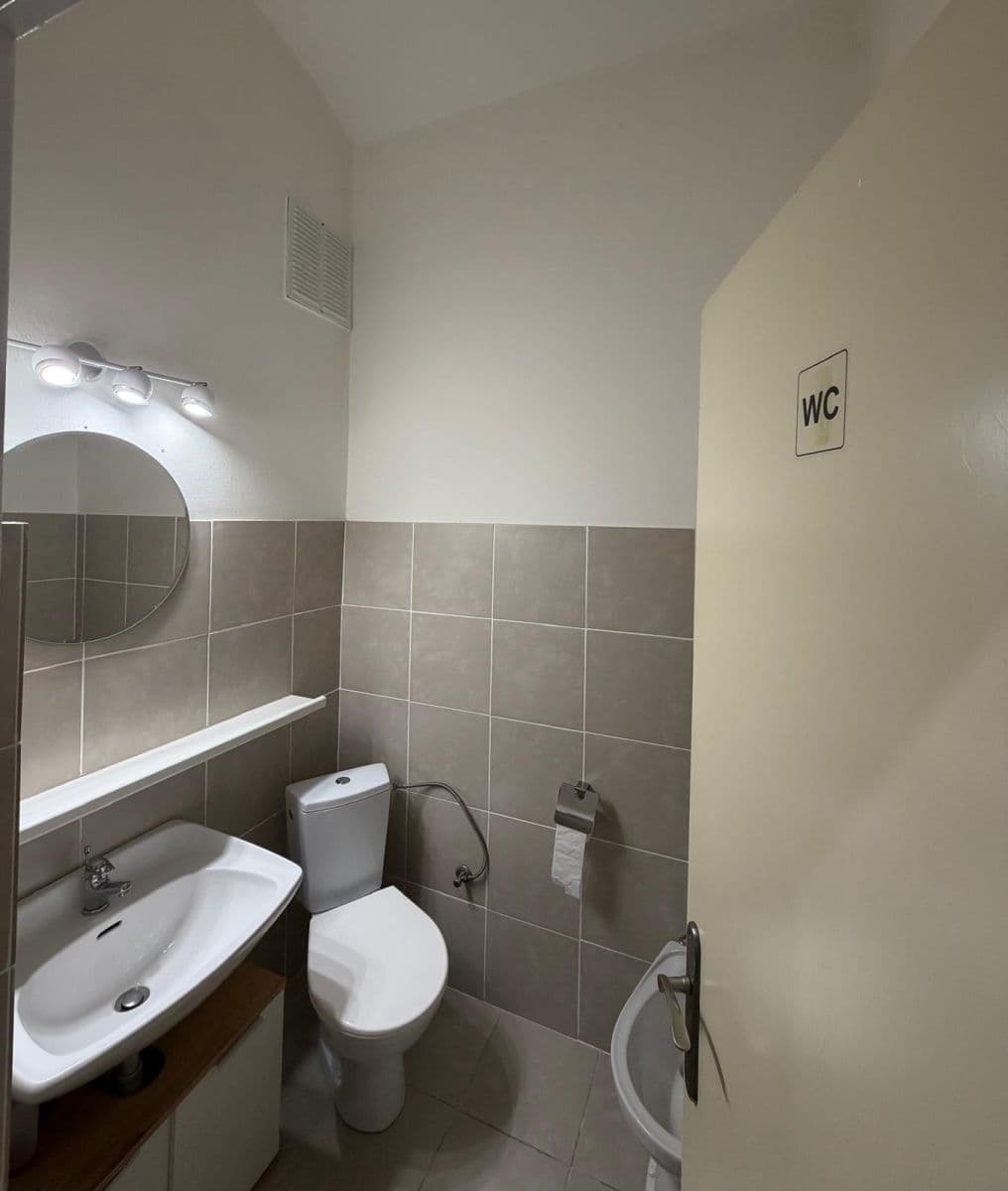 non-residential property to rent, 54 m², Vozová, Prague, Prague non-residential property to rent, 54 m², Vozová, Prague, Prague