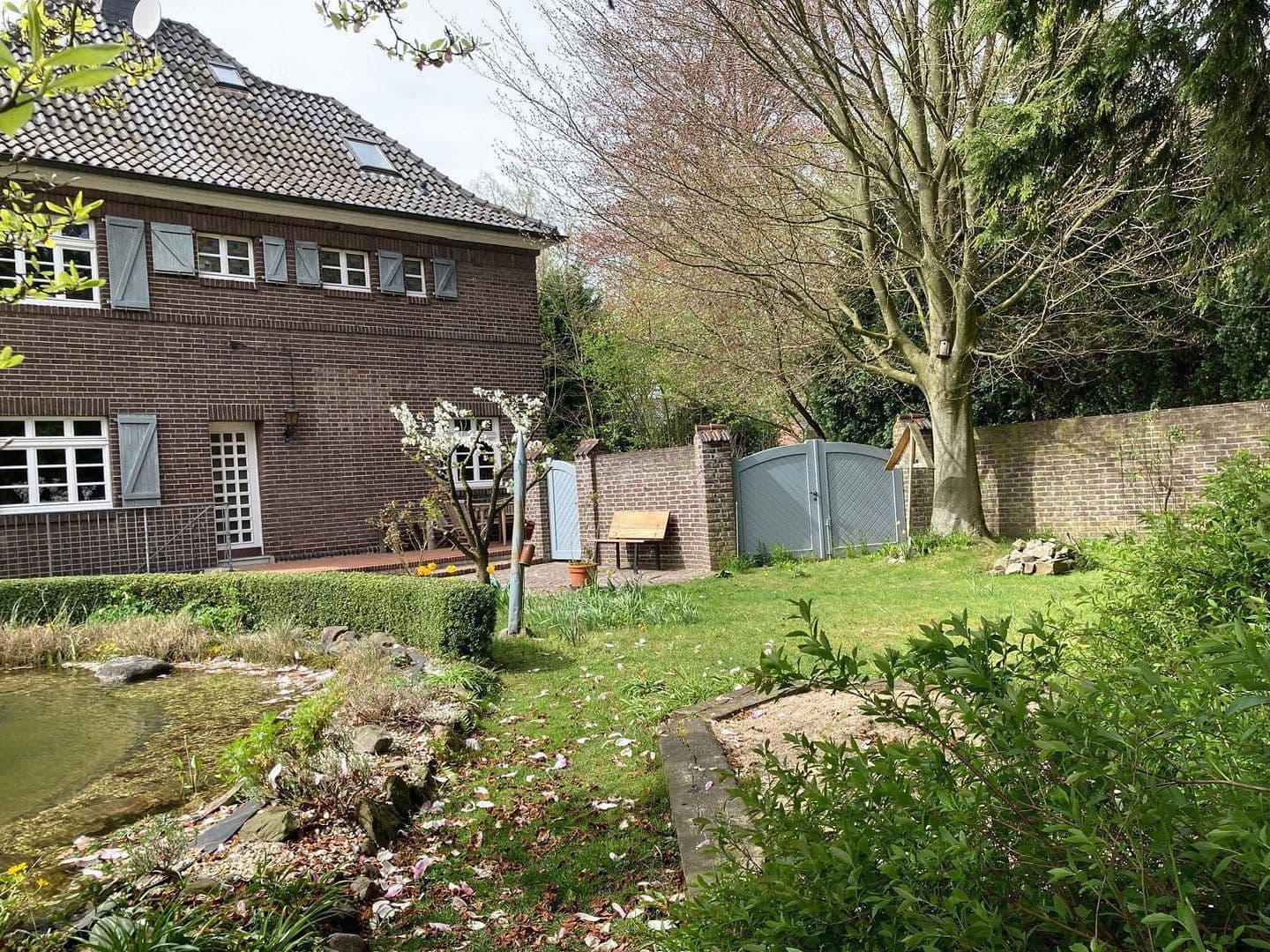 house for sale, 330 m², Brüggener Str. 38,, Brüggen, North Rhine-Westphalia house for sale, 330 m², Brüggener Str. 38,, Brüggen, North Rhine-Westphalia