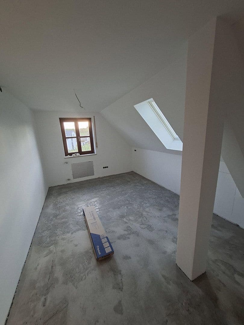 3 bedroom with open-plan kitchen flat to rent, 141 m², Regenstauf, Bavaria 3 bedroom with open-plan kitchen flat to rent, 141 m², Regenstauf, Bavaria