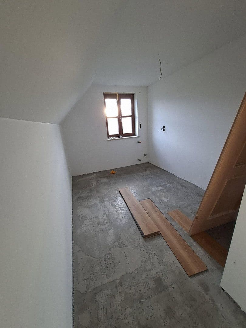 3 bedroom with open-plan kitchen flat to rent, 141 m², Regenstauf, Bavaria 3 bedroom with open-plan kitchen flat to rent, 141 m², Regenstauf, Bavaria