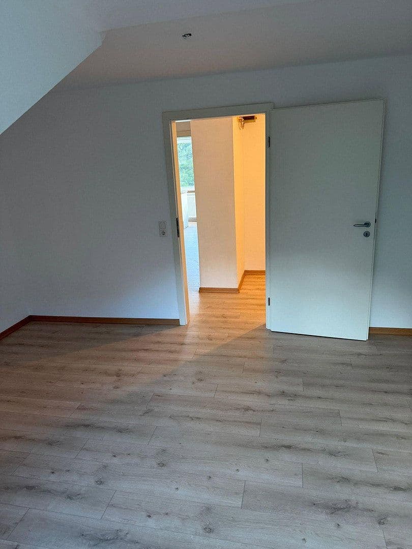 3 bedroom flat to rent, 70 m², Am Stadtgarten, Königswinter, North Rhine-Westphalia 3 bedroom flat to rent, 70 m², Am Stadtgarten, Königswinter, North Rhine-Westphalia
