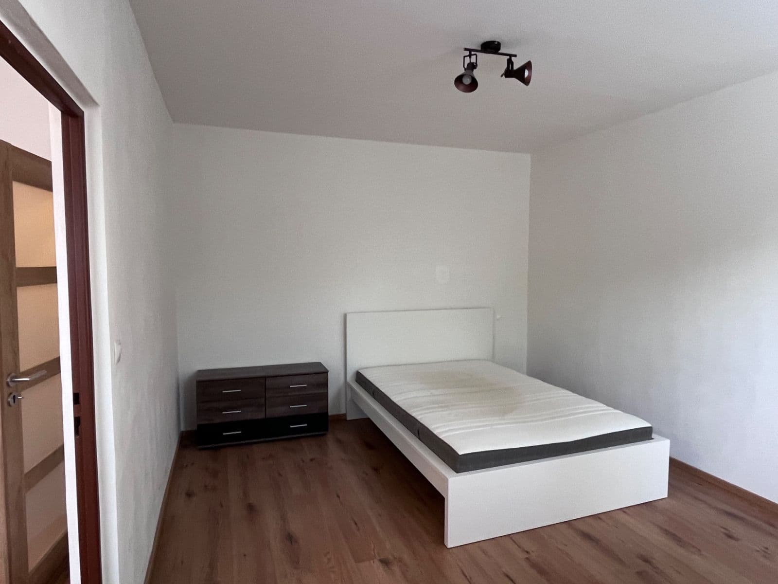 1 bedroom with open-plan kitchen flat to rent, 36 m², Gagarinova, Liberec, Liberecký Region 1 bedroom with open-plan kitchen flat to rent, 36 m², Gagarinova, Liberec, Liberecký Region