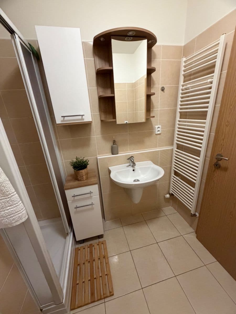 Studio flat for sale, 38 m², Drahobejlova, Prague, Prague Studio flat for sale, 38 m², Drahobejlova, Prague, Prague