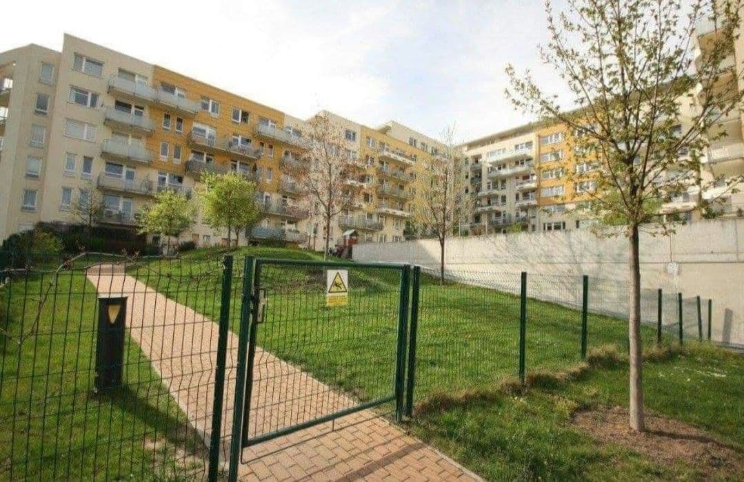 Studio flat to rent, 45 m², Zrzavého, Prague, Prague Studio flat to rent, 45 m², Zrzavého, Prague, Prague