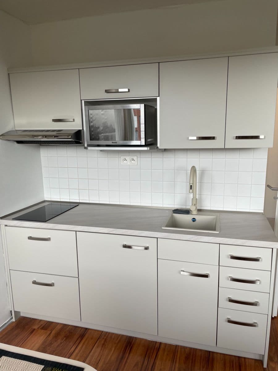 Studio flat to rent, 36 m², Molákova, Prague, Prague Studio flat to rent, 36 m², Molákova, Prague, Prague