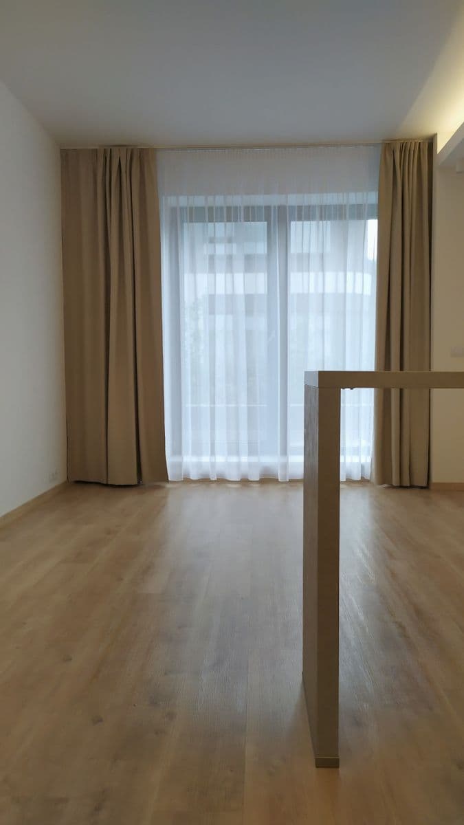Studio flat to rent, 30 m², Mukařovského, Prague, Prague Studio flat to rent, 30 m², Mukařovského, Prague, Prague