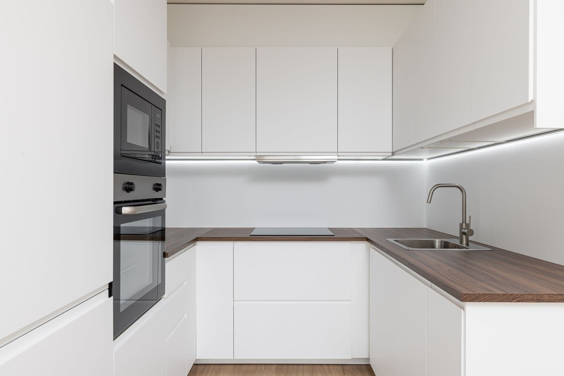 1 bedroom with open-plan kitchen flat to rent, 52 m², Waltariho, Prague, Prague 1 bedroom with open-plan kitchen flat to rent, 52 m², Waltariho, Prague, Prague