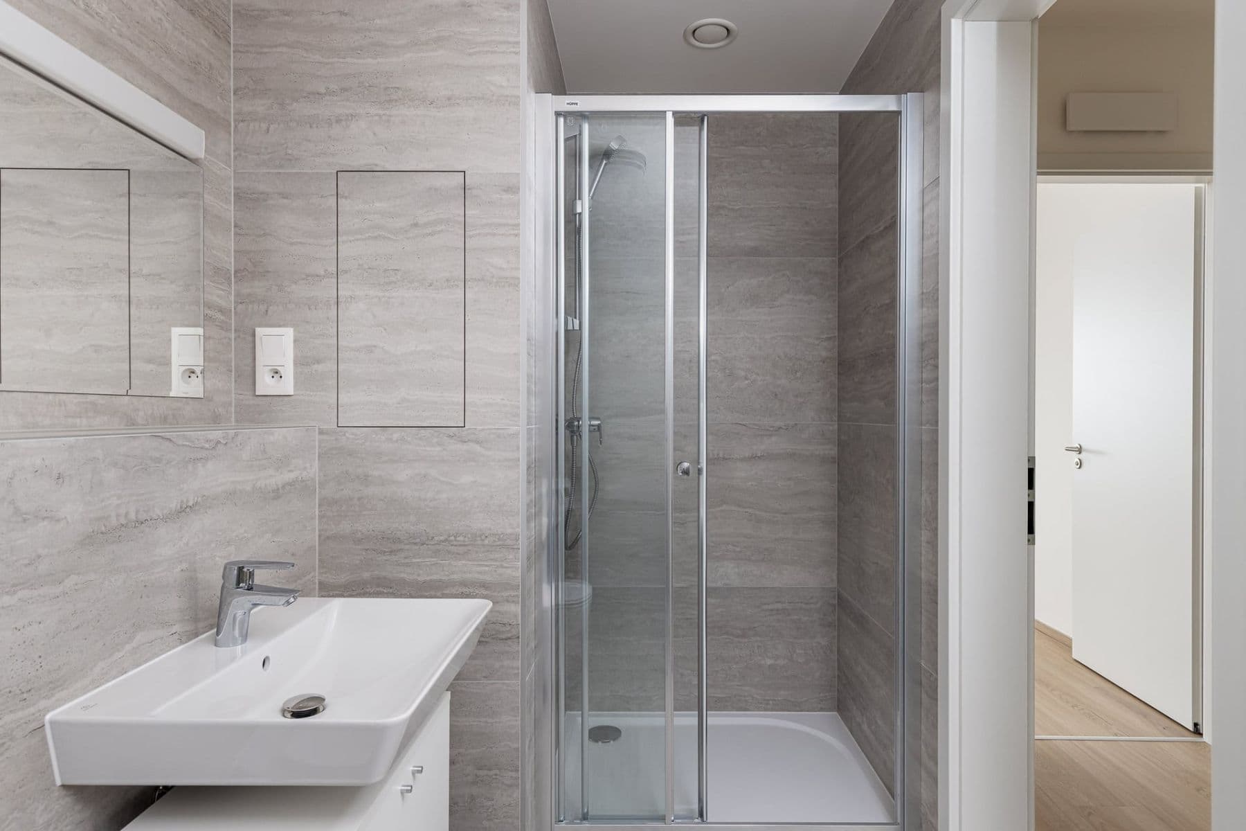 1 bedroom with open-plan kitchen flat to rent, 52 m², Waltariho, Prague, Prague 1 bedroom with open-plan kitchen flat to rent, 52 m², Waltariho, Prague, Prague