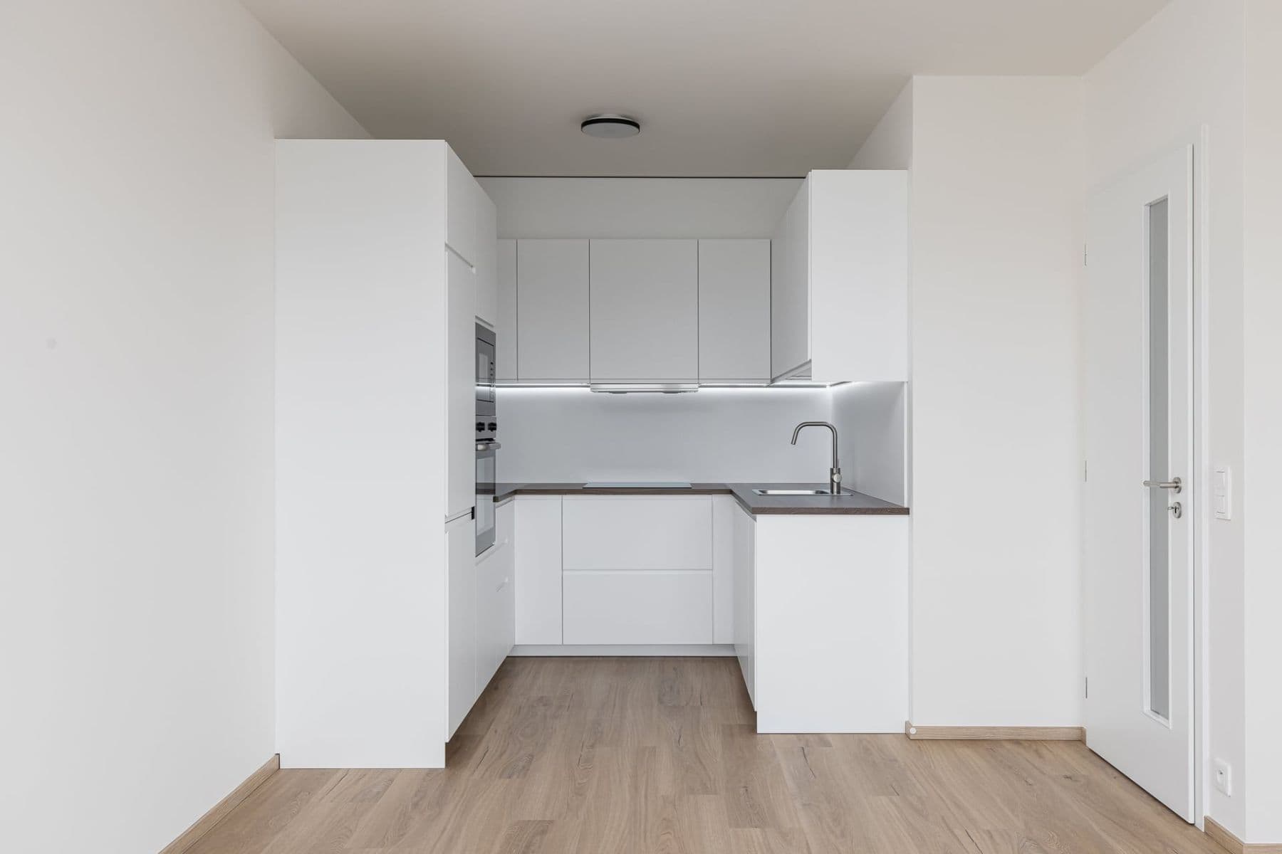 1 bedroom with open-plan kitchen flat to rent, 52 m², Waltariho, Prague, Prague 1 bedroom with open-plan kitchen flat to rent, 52 m², Waltariho, Prague, Prague