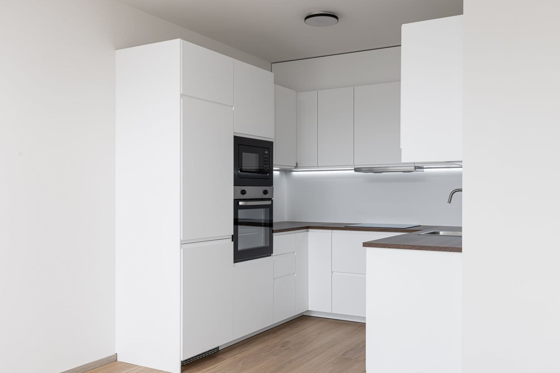 1 bedroom with open-plan kitchen flat to rent, 52 m², Waltariho, Prague, Prague 1 bedroom with open-plan kitchen flat to rent, 52 m², Waltariho, Prague, Prague