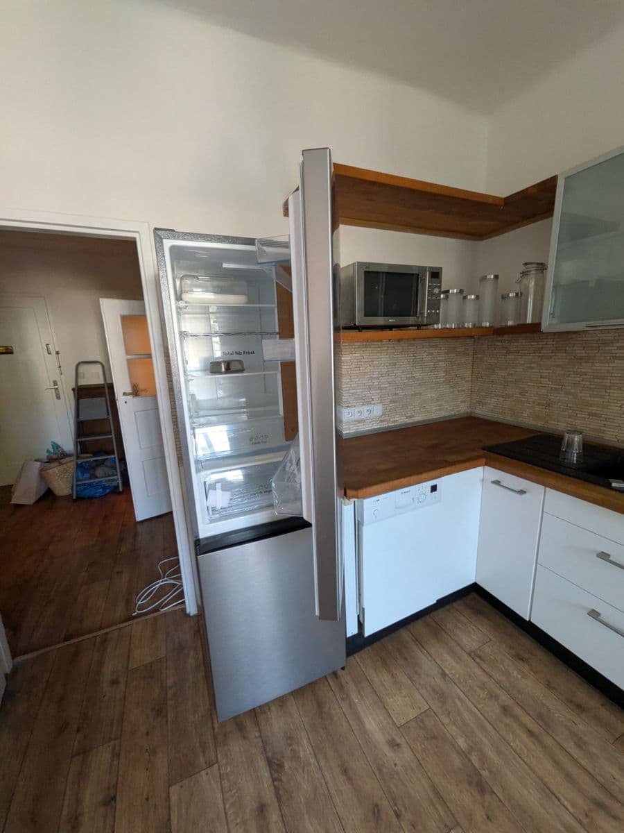 1 bedroom with open-plan kitchen flat to rent, 50 m², Rooseveltova, Prague, Prague 1 bedroom with open-plan kitchen flat to rent, 50 m², Rooseveltova, Prague, Prague