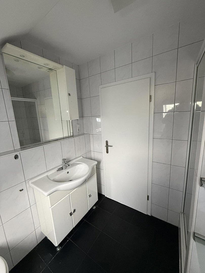 1 bedroom with open-plan kitchen flat to rent, 68 m², Krefeld, North Rhine-Westphalia 1 bedroom with open-plan kitchen flat to rent, 68 m², Krefeld, North Rhine-Westphalia