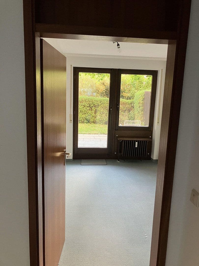 2 bedroom with open-plan kitchen flat to rent, 88 m², Stuttgart, Baden-Württemberg 2 bedroom with open-plan kitchen flat to rent, 88 m², Stuttgart, Baden-Württemberg