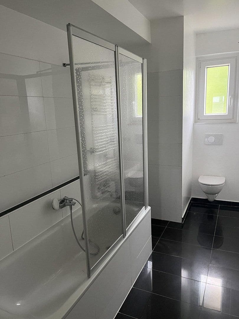 2 bedroom with open-plan kitchen flat to rent, 92 m², St.-Anton-Str. 21, Krefeld, North Rhine-Westphalia 2 bedroom with open-plan kitchen flat to rent, 92 m², St.-Anton-Str. 21, Krefeld, North Rhine-Westphalia