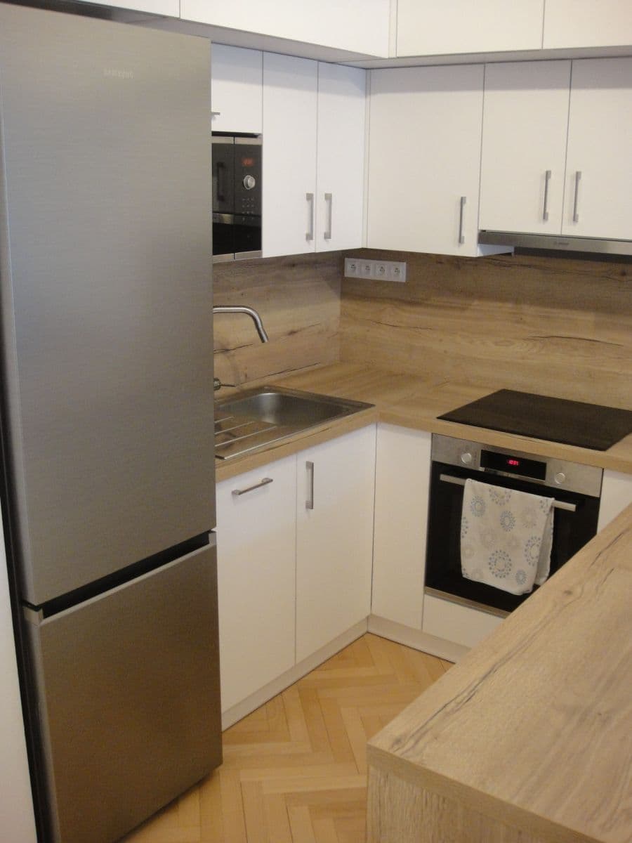 1 bedroom with open-plan kitchen flat to rent, 40 m², Za vodojemem, Olomouc, Olomoucký Region 1 bedroom with open-plan kitchen flat to rent, 40 m², Za vodojemem, Olomouc, Olomoucký Region