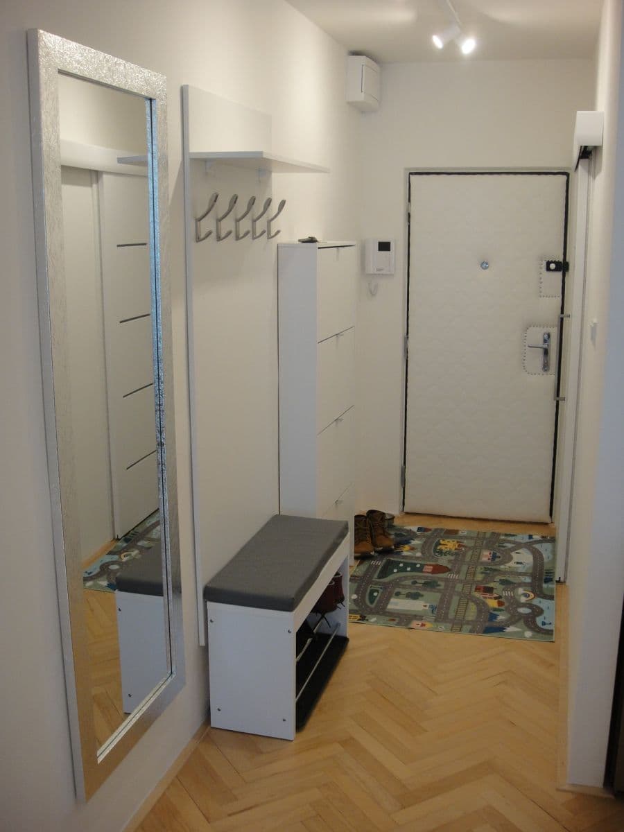 1 bedroom with open-plan kitchen flat to rent, 40 m², Za vodojemem, Olomouc, Olomoucký Region 1 bedroom with open-plan kitchen flat to rent, 40 m², Za vodojemem, Olomouc, Olomoucký Region