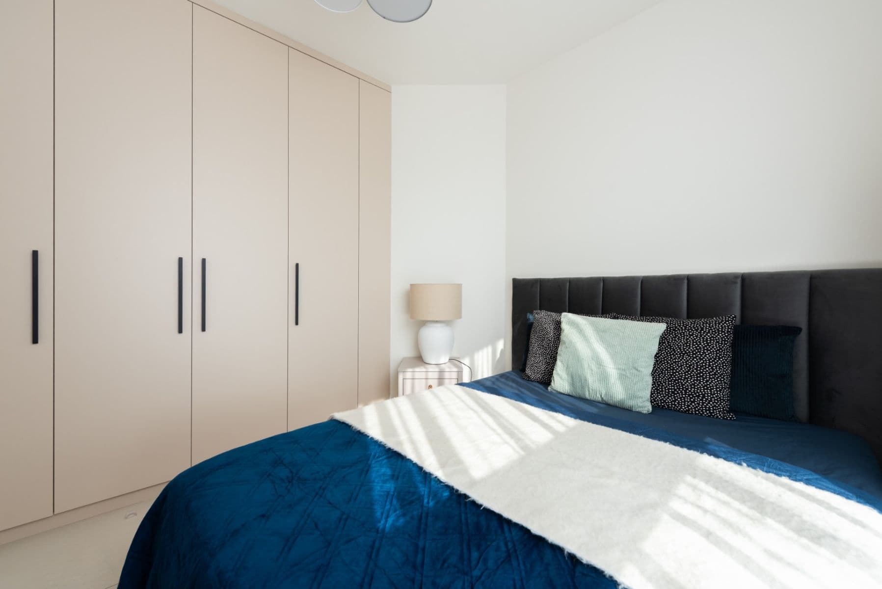 1 bedroom with open-plan kitchen flat to rent, 39 m², Krymská, Prague, Prague 1 bedroom with open-plan kitchen flat to rent, 39 m², Krymská, Prague, Prague