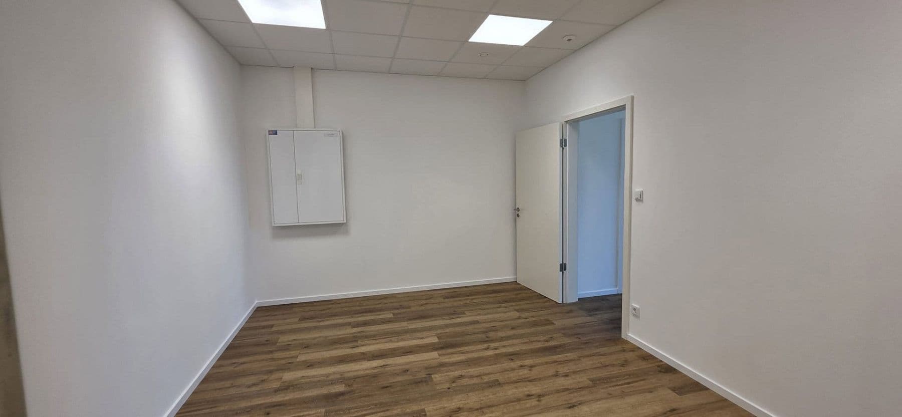 office to rent, 206 m², Wilhelm-Leonhard-Straße 16, Kehl, Baden-Württemberg office to rent, 206 m², Wilhelm-Leonhard-Straße 16, Kehl, Baden-Württemberg