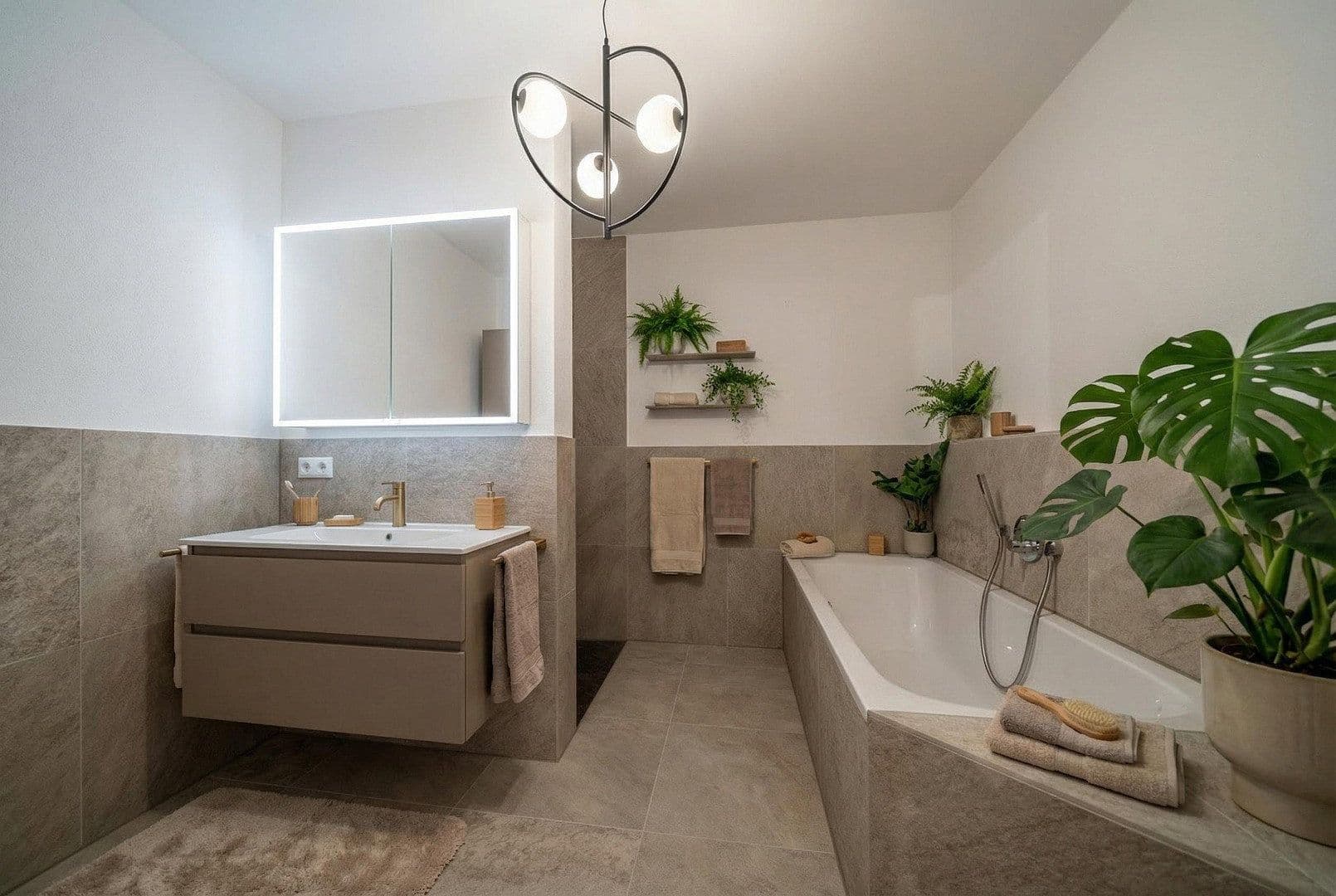 4 bedroom with open-plan kitchen flat for sale, 141 m², Erlenweg, Brunnthal, Bavaria 4 bedroom with open-plan kitchen flat for sale, 141 m², Erlenweg, Brunnthal, Bavaria