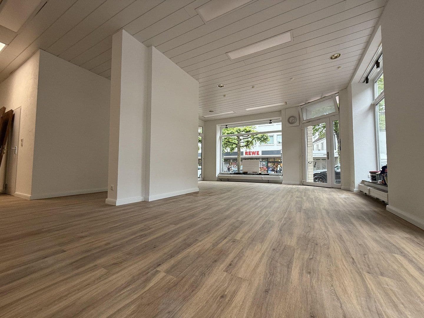 non-residential property to rent, 126 m², Bahnhofstr. 2, Bad Schwartau, Schleswig-Holstein non-residential property to rent, 126 m², Bahnhofstr. 2, Bad Schwartau, Schleswig-Holstein