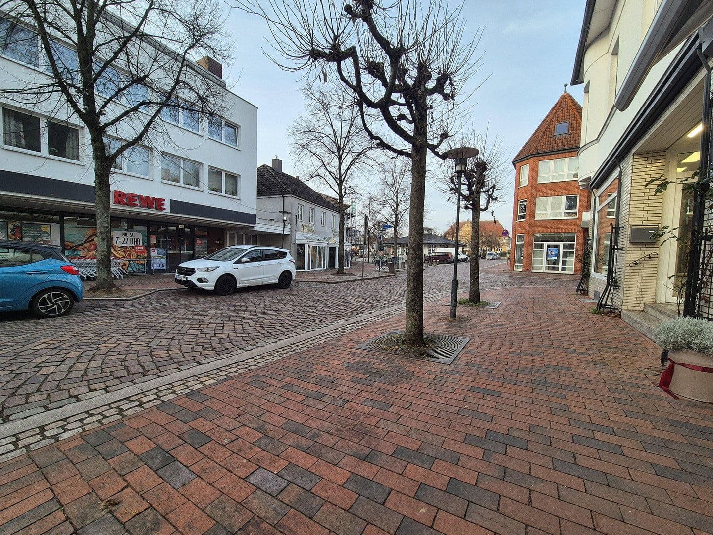 non-residential property to rent, 126 m², Bahnhofstr. 2, Bad Schwartau, Schleswig-Holstein non-residential property to rent, 126 m², Bahnhofstr. 2, Bad Schwartau, Schleswig-Holstein