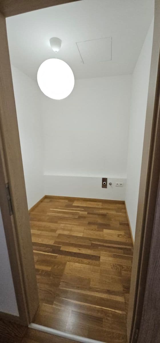 1 bedroom with open-plan kitchen flat to rent, 63 m², Žitenická, Prague, Prague 1 bedroom with open-plan kitchen flat to rent, 63 m², Žitenická, Prague, Prague