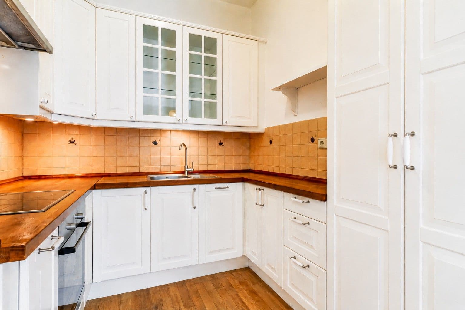2 bedroom with open-plan kitchen flat to rent, 82 m², Za Strahovem, Prague, Prague 2 bedroom with open-plan kitchen flat to rent, 82 m², Za Strahovem, Prague, Prague
