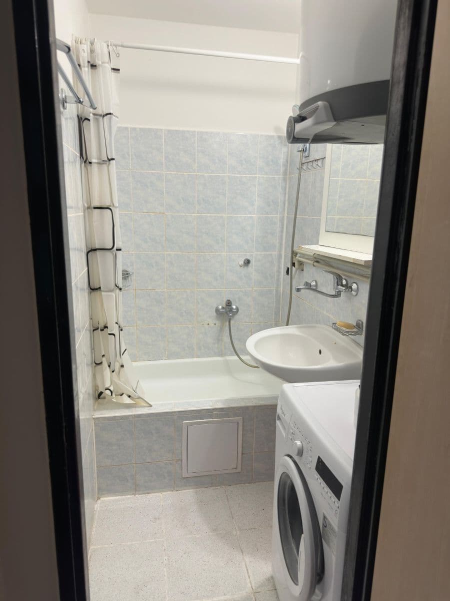 Studio flat to rent, 38 m², Havránkova, Prague, Prague Studio flat to rent, 38 m², Havránkova, Prague, Prague