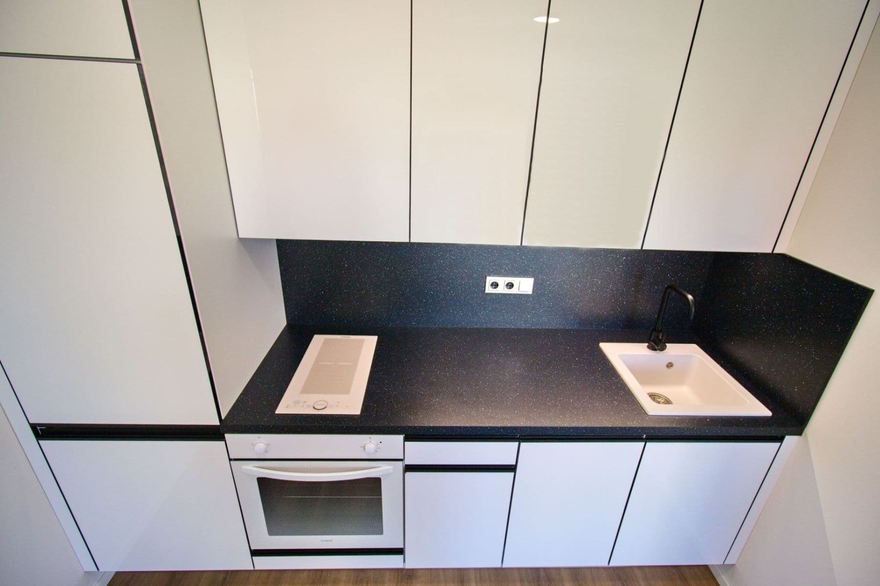 Studio flat to rent, 40 m², Arnošta Valenty, Prague, Prague Studio flat to rent, 40 m², Arnošta Valenty, Prague, Prague