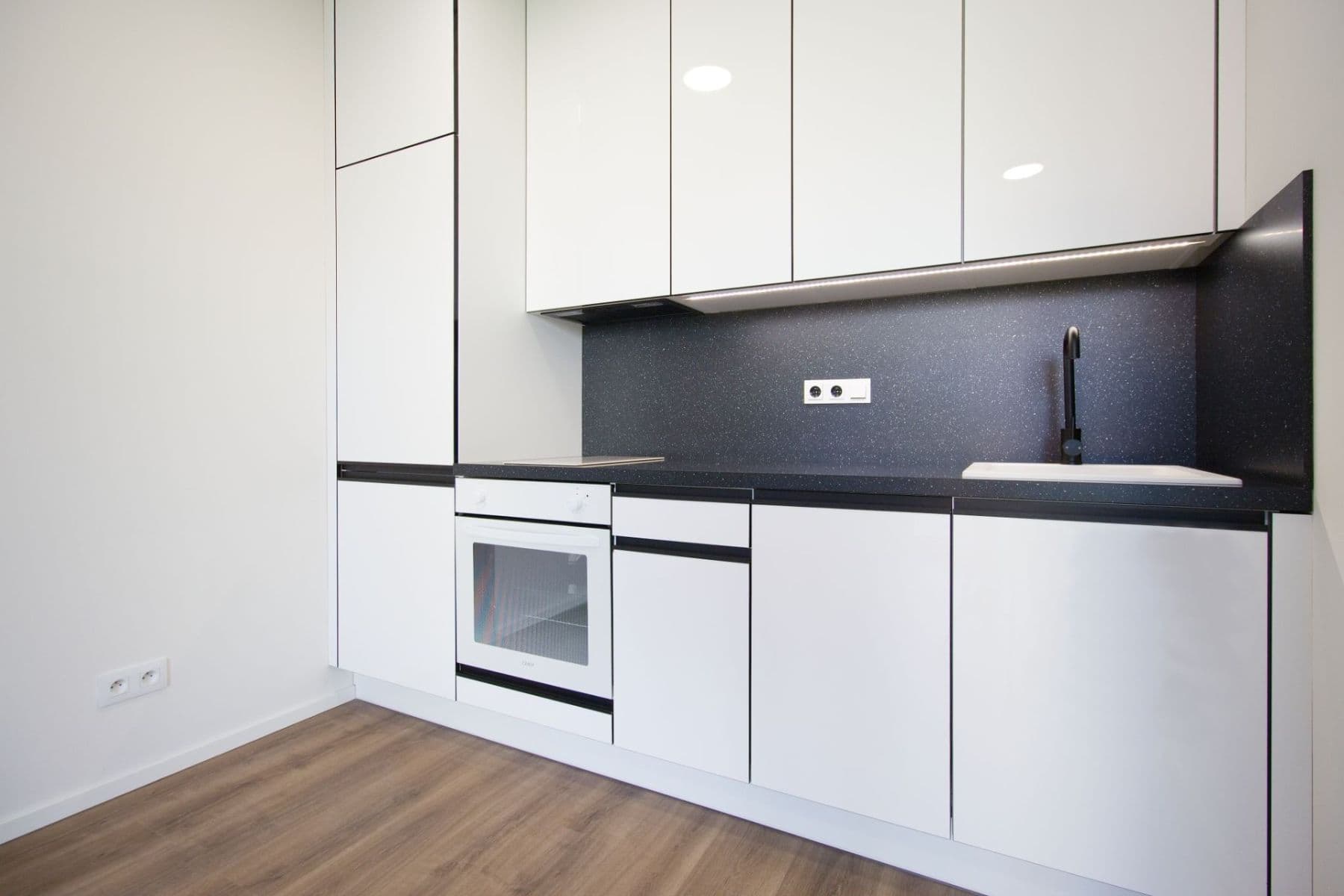 Studio flat to rent, 40 m², Arnošta Valenty, Prague, Prague Studio flat to rent, 40 m², Arnošta Valenty, Prague, Prague